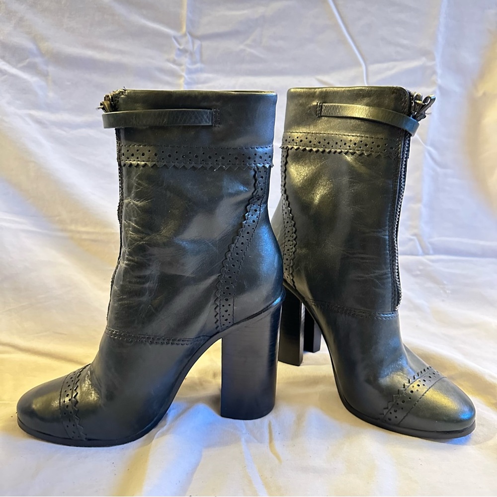 🌟SOLD🌟Tory Burch boots
